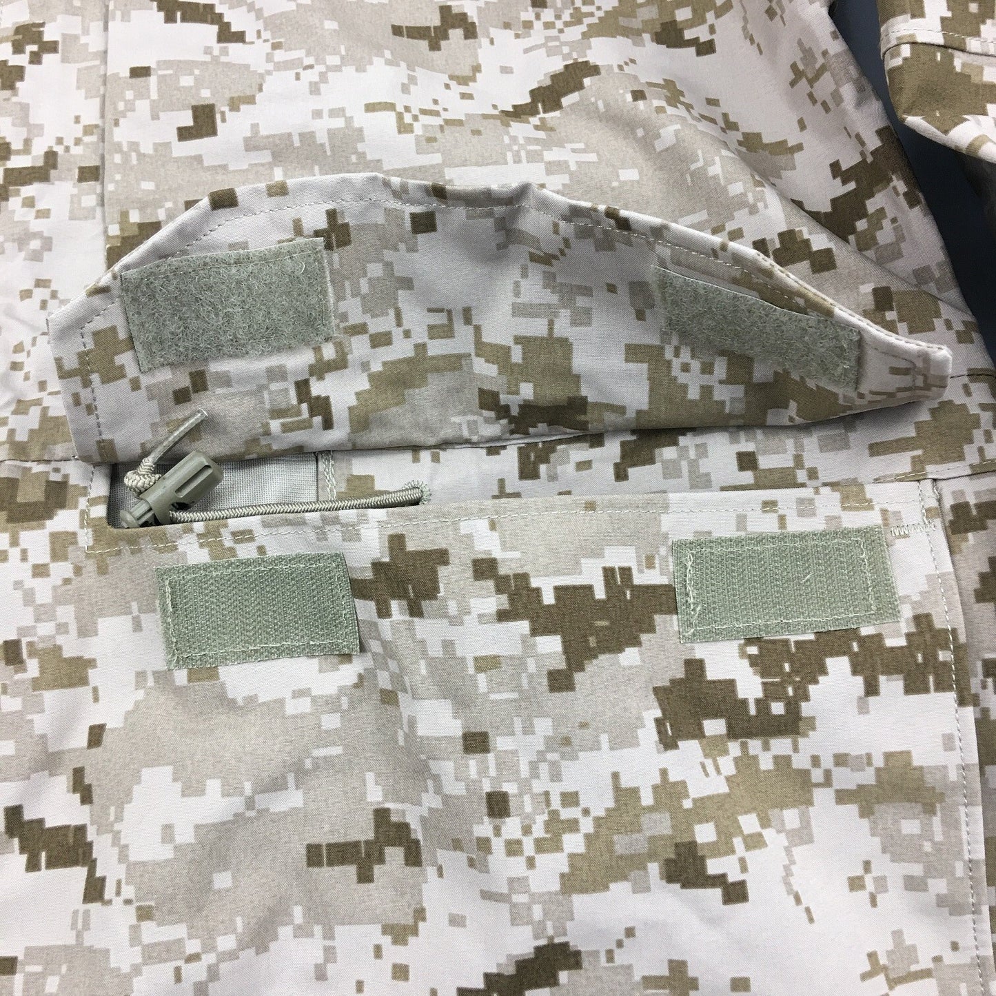 NEW US NAVY NWU Type II  AOR1 desert Goretex parka size LR  Large Regular