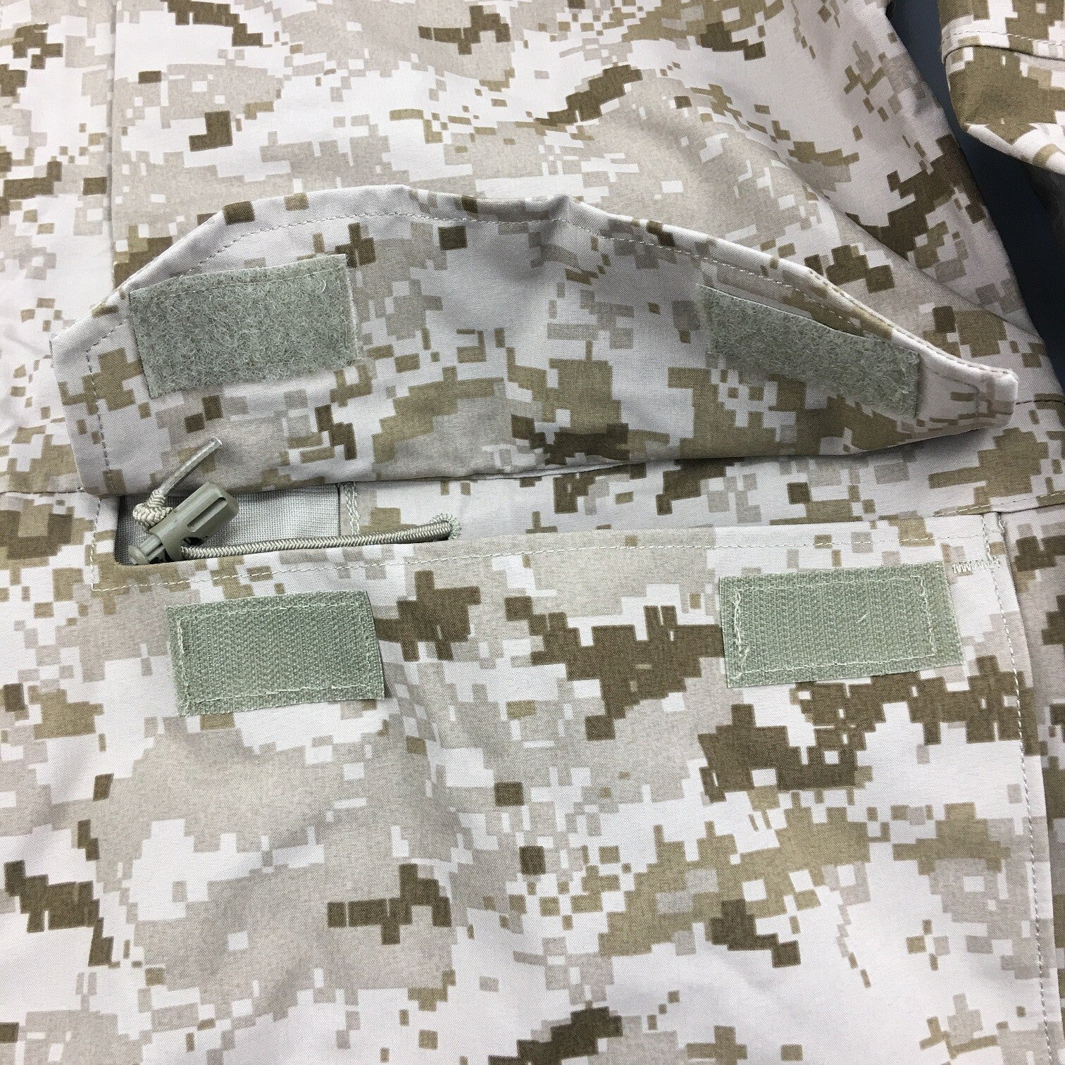 NEW US NAVY NWU Type II  AOR1 desert Goretex parka size LR  Large Regular