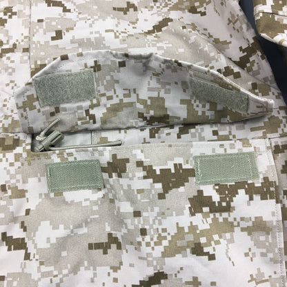 NEW US NAVY NWU Type II  AOR1 desert Goretex parka size LR  Large Regular