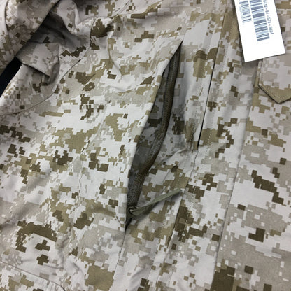 NEW US NAVY NWU Type II  AOR1 desert Goretex parka size LR  Large Regular