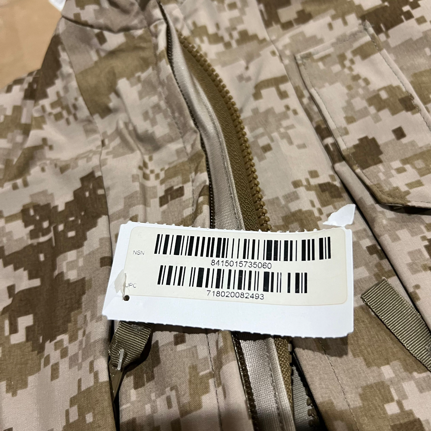 NEW US NAVY NWU Type II  AOR1 desert Goretex parka size LR  Large Regular