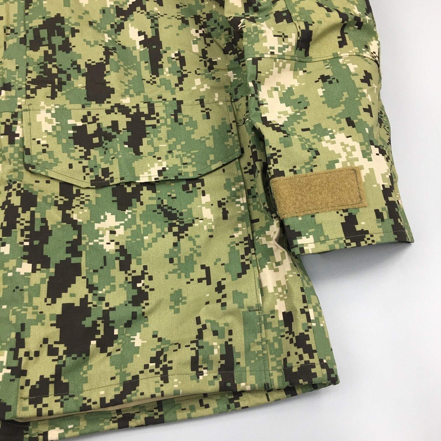 NEW US NAVY NWU Type III  AOR2 Woodland Gore-tex parka jacket size LR